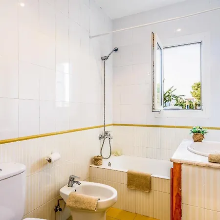 Ferienhaus Mit Privatpool Fuer 6 Personen Ca 110 Qm In Torre Del Ram, Menorca Westkueste Von Menorca Semesterbostad