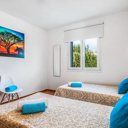 Mit Privatpool Fuer 6 Personen Ca 110 Qm In Torre Del Ram, Menorca Westkueste Von Menorca بيت للعطل